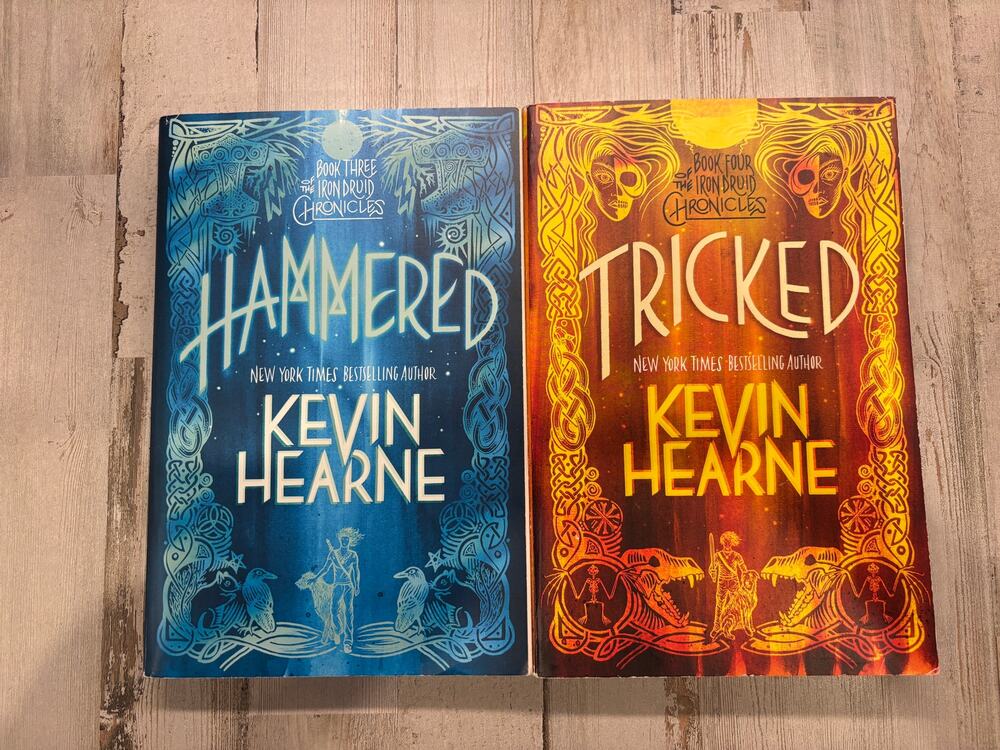 Hammered and Tricked Kevin Hearne Iron Druid hronicles Books 3 and 4 PB